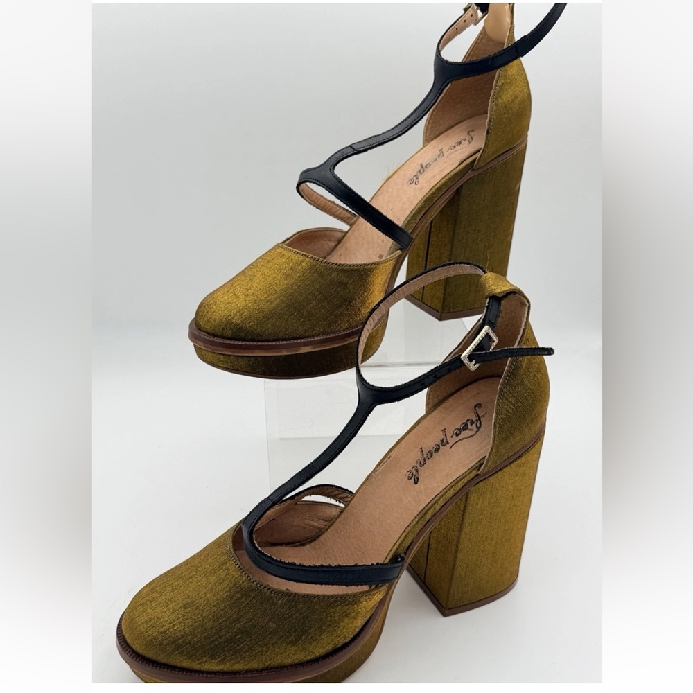 Free People Wythe T-Strap Platform Moss Satin Block Heels Made In Spain Sz. 9.5